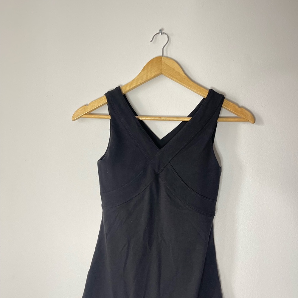 Luluemon V Neck Tank - Picture 4 of 5